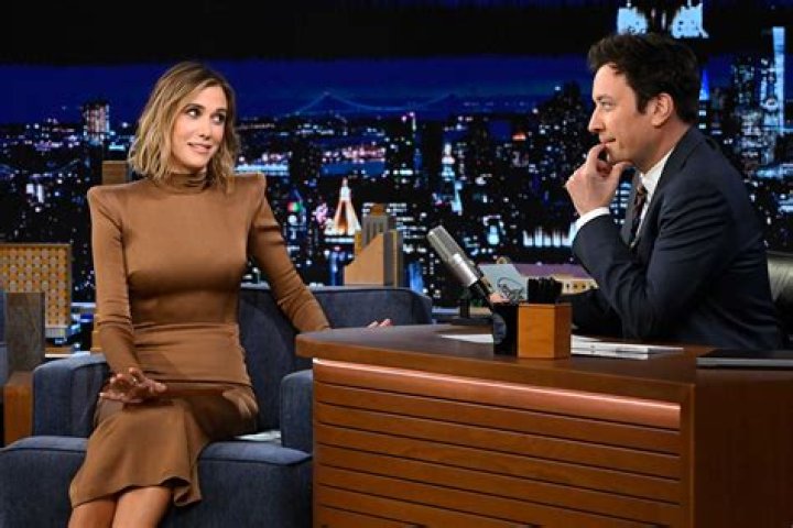 Kristen Wiig's Love Journey: Unraveling The Mystery