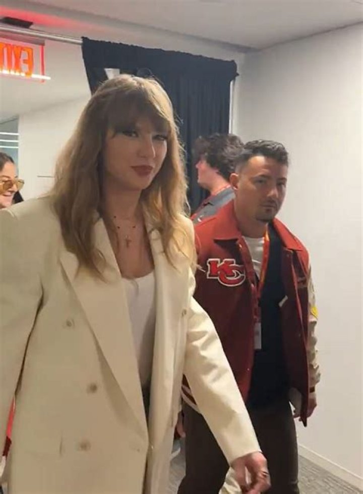 Uncovering The Secrets Of Taylor Swift's Bodyguard's Return