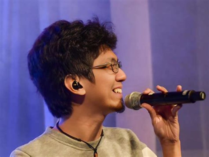 Why Singers Are Exceptionally Thin